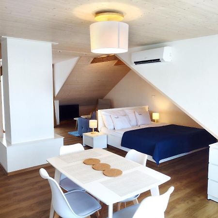 Apartman Kollarovi เชสเกบูดิเยโจวิตเซ ภายนอก รูปภาพ