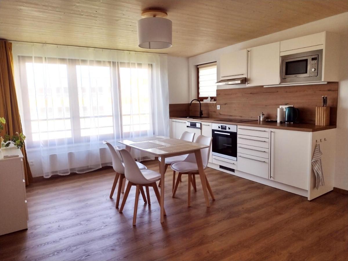 Apartman Kollarovi เชสเกบูดิเยโจวิตเซ ภายนอก รูปภาพ